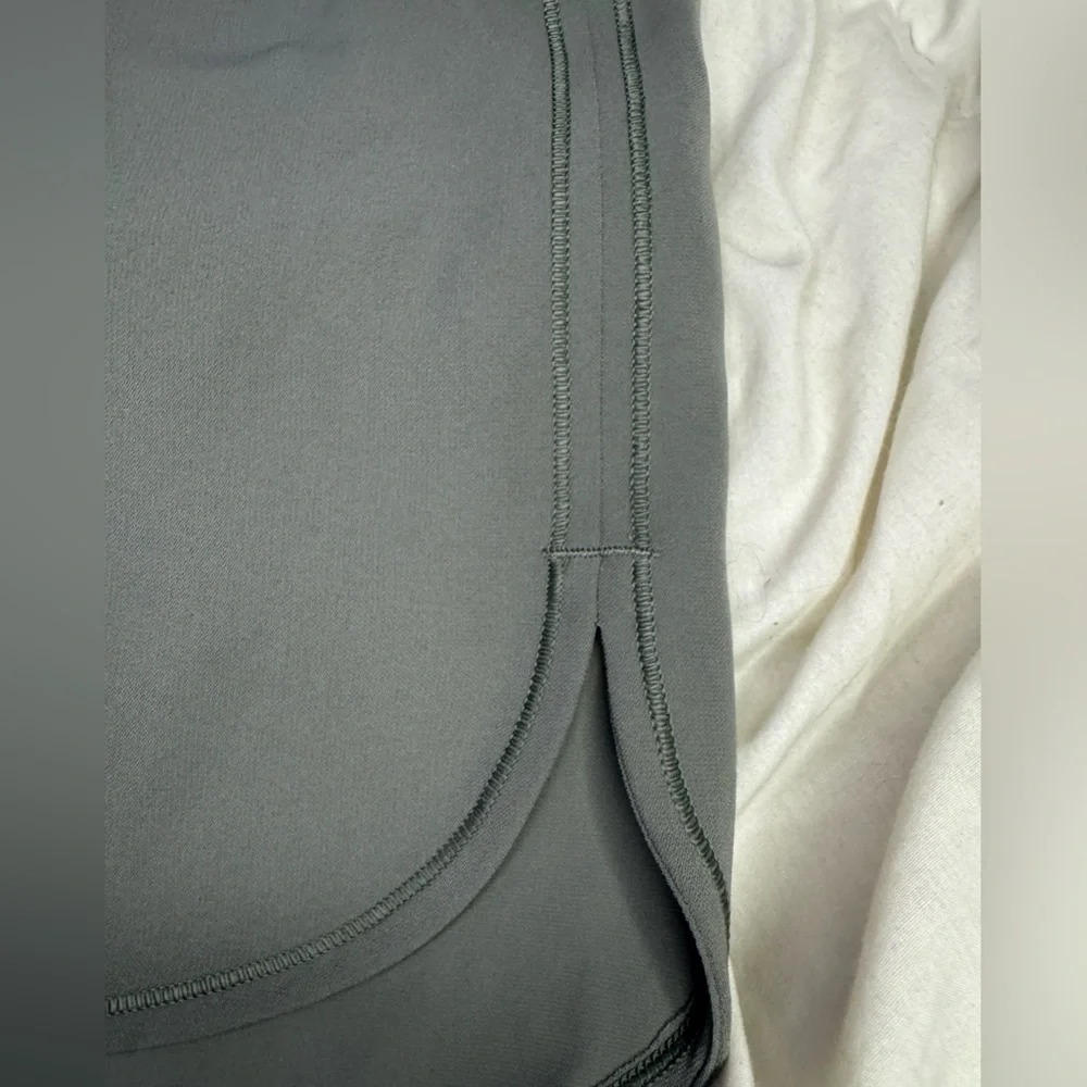 Lululemon On The Fly Skirt Size 4 NWT! - Picture 5 of 12